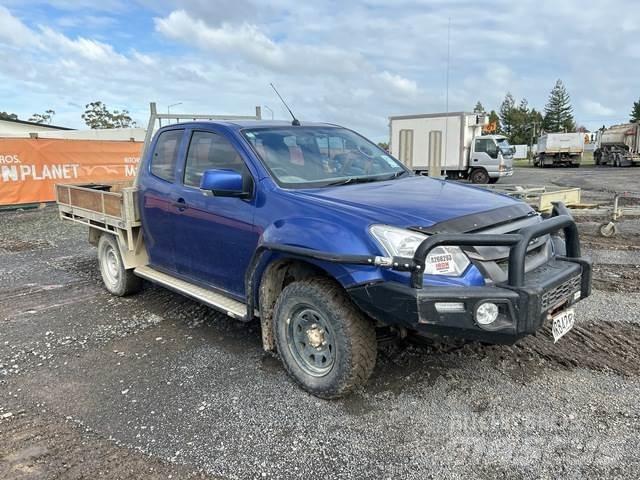 Isuzu D-Max Пикапи