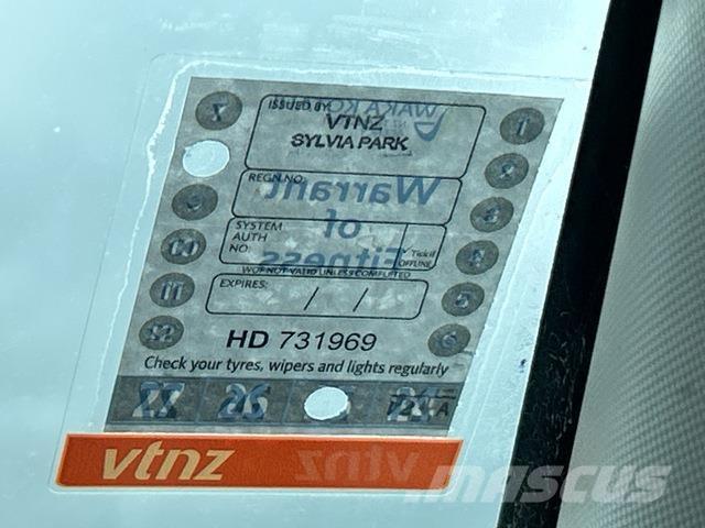 Isuzu D-Max Пикапи