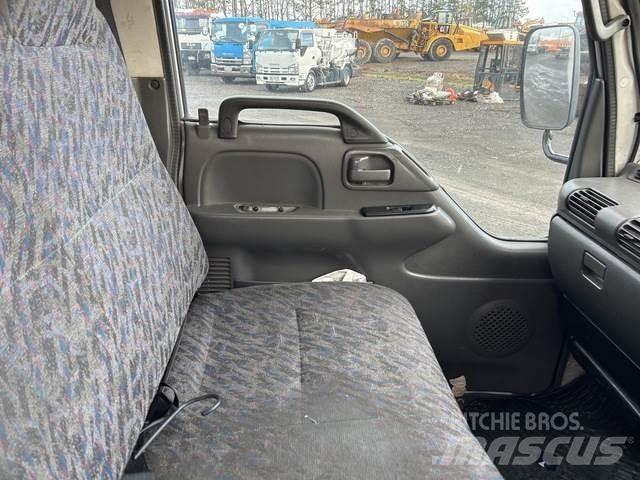Isuzu NKR300s Строителство - Други