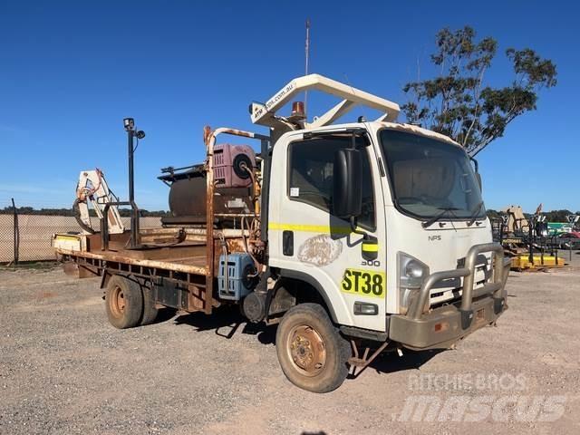 Isuzu NPS 300 Бордови