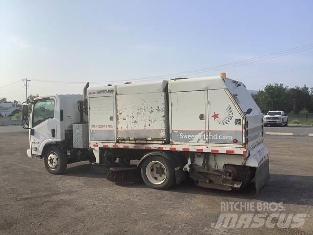 Isuzu NQR Камиони за почистване