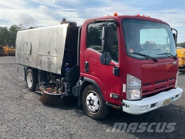 Isuzu NRR Камиони за почистване