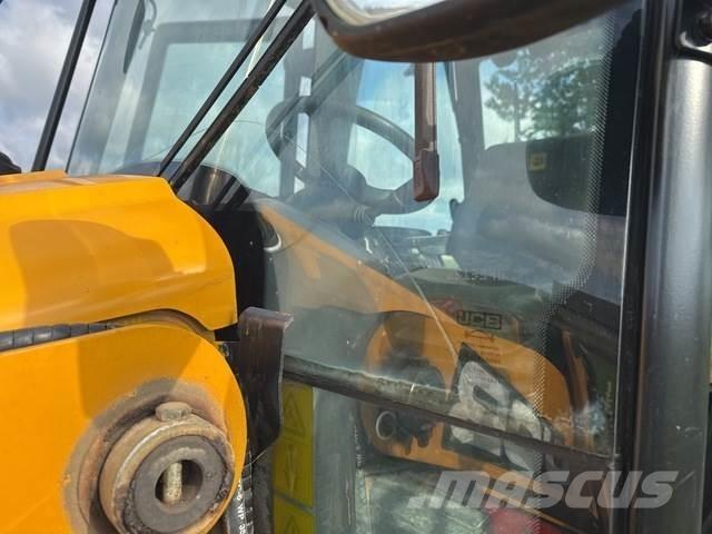 JCB 3CX Товарач със заден ексватор