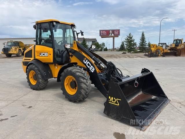 JCB 409 Колесни товарачи