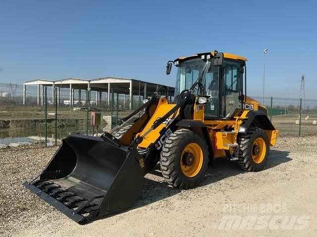 JCB 411 S5 HT Колесни товарачи