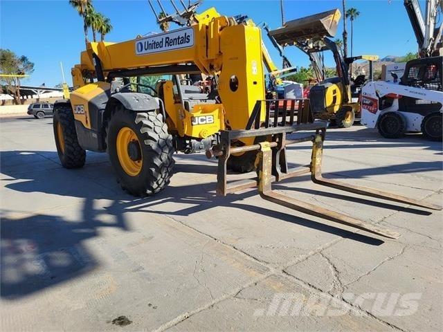 JCB 507-42 Телескопични товарачи