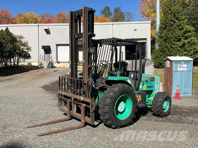 JCB 930 Камиони за херавни местности