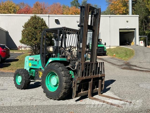 JCB 930 Камиони за херавни местности