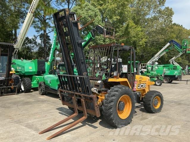 JCB 930 Камиони за херавни местности