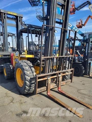 JCB 930-4 Камиони за херавни местности