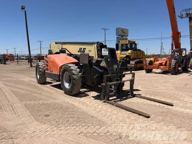 JLG 1043 Телескопични товарачи