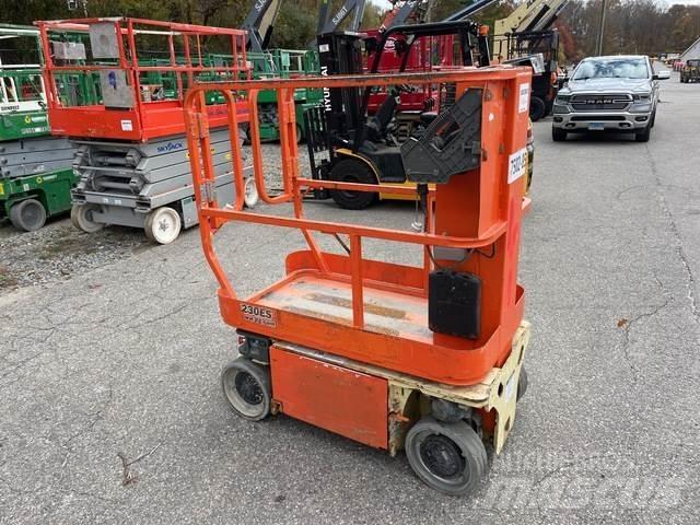JLG 1230ES Вертикални мачтови повдигачи
