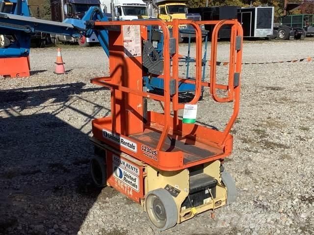 JLG 1230ES Вертикални мачтови повдигачи
