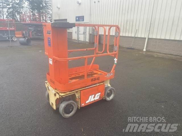JLG 1230ES Вертикални мачтови повдигачи

