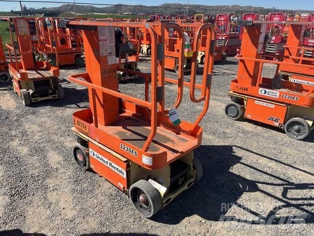 JLG 1230ES Вертикални мачтови повдигачи
