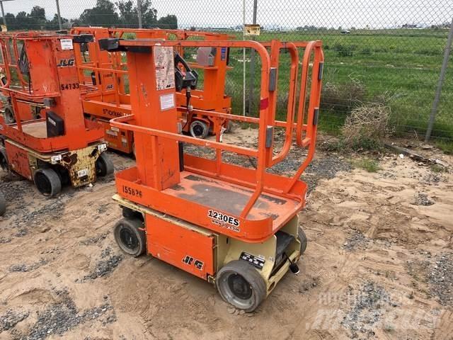 JLG 1230ES Вертикални мачтови повдигачи

