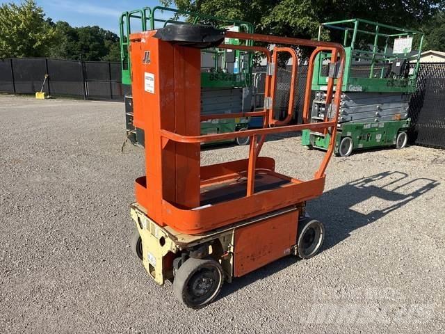 JLG 1230ES Вертикални мачтови повдигачи
