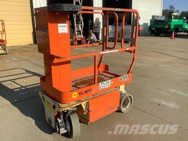 JLG 1230ES Вертикални мачтови повдигачи
