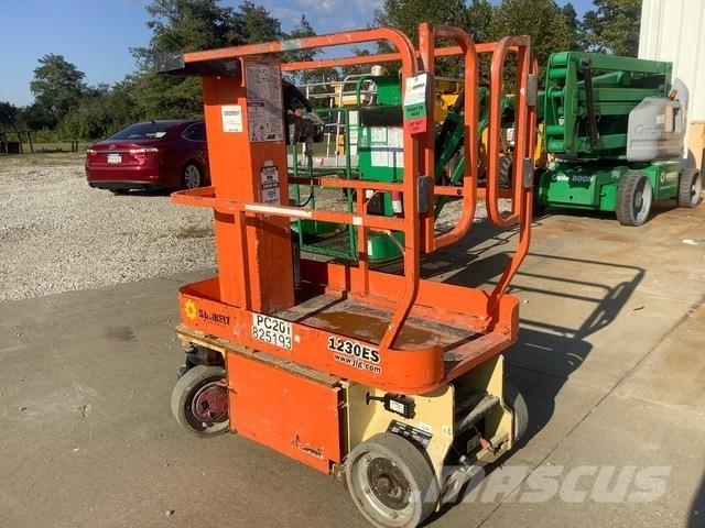 JLG 1230ES Вертикални мачтови повдигачи

