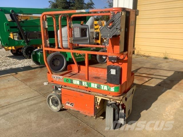JLG 1230ES Вертикални мачтови повдигачи
