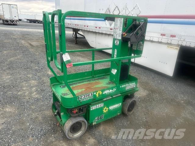 JLG 1230ES Вертикални мачтови повдигачи
