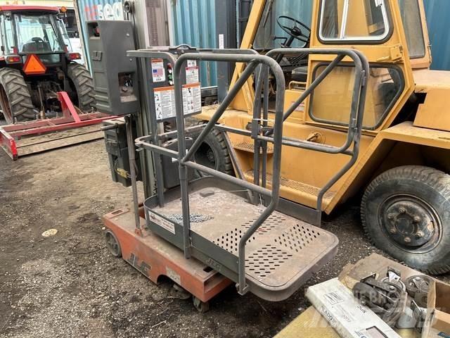 JLG 12SP Вертикални мачтови повдигачи
