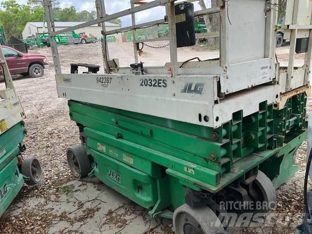 JLG 2032ES Ножични работни платформи