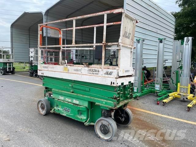 JLG 2032ES Ножични работни платформи