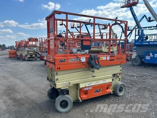 JLG 2032ES Ножични работни платформи