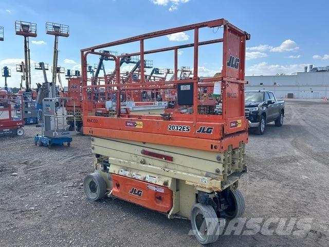 JLG 2032ES Ножични работни платформи