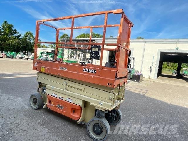JLG 2032ES Ножични работни платформи
