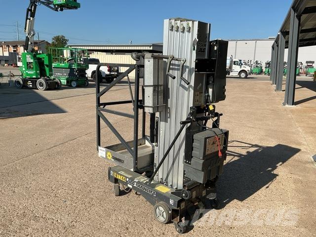 JLG 25AM Вертикални мачтови повдигачи
