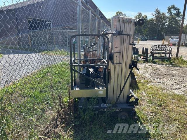 JLG 25AM Вертикални мачтови повдигачи
