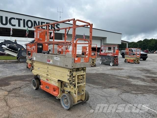 JLG 2630ES Ножични работни платформи