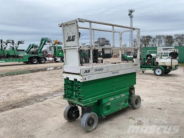 JLG 2632ES Ножични работни платформи