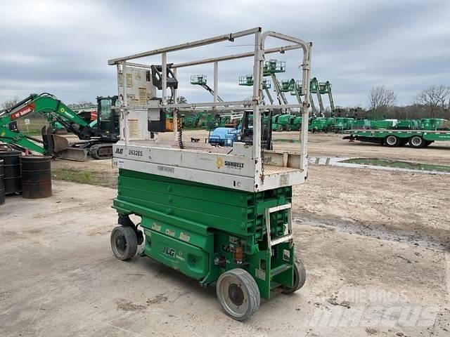 JLG 2632ES Ножични работни платформи