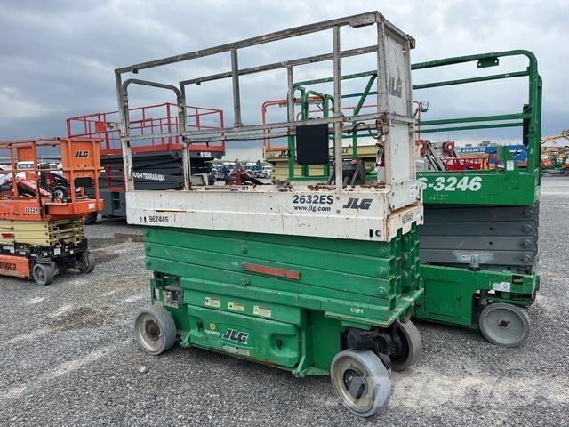 JLG 2632ES Ножични работни платформи