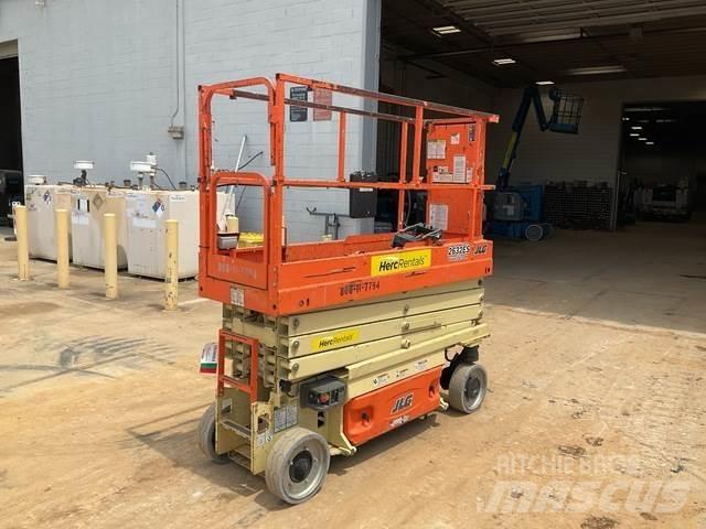 JLG 2632ES Ножични работни платформи