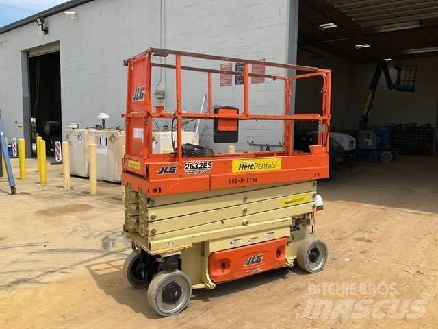 JLG 2632ES Ножични работни платформи