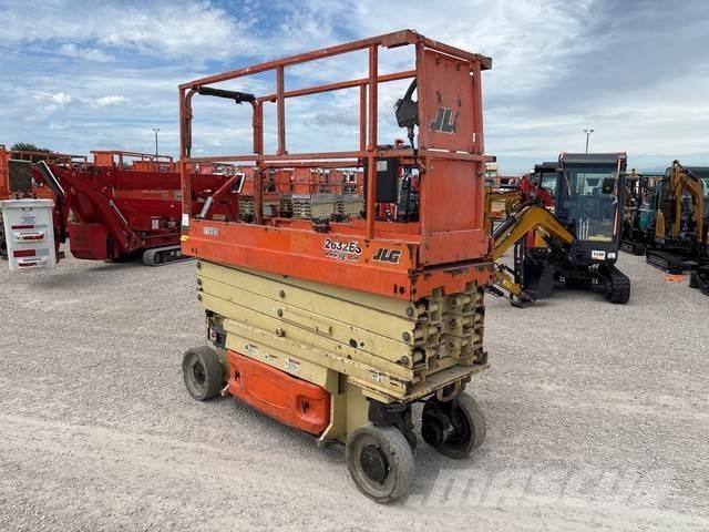 JLG 2632ES Ножични работни платформи