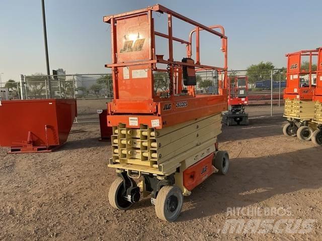 JLG 2632ES Ножични работни платформи