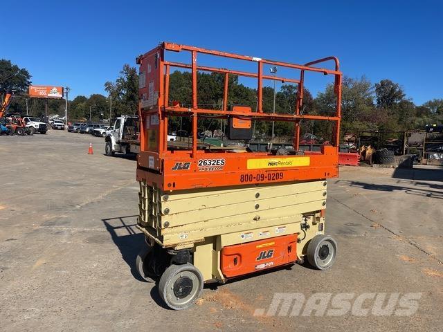 JLG 2632ES Ножични работни платформи