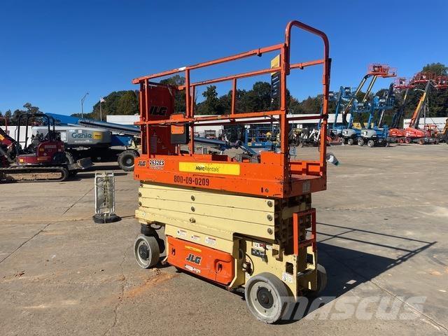 JLG 2632ES Ножични работни платформи