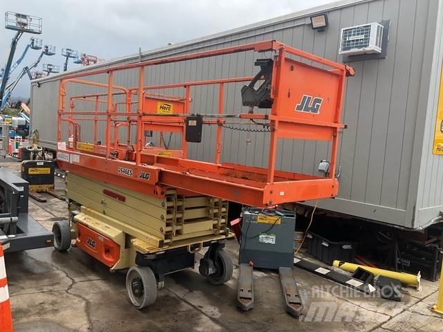 JLG 2646ES Ножични работни платформи