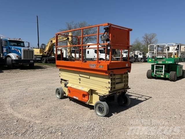 JLG 3246ES Ножични работни платформи