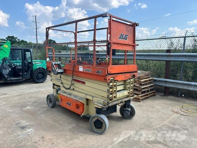JLG 3246ES Ножични работни платформи
