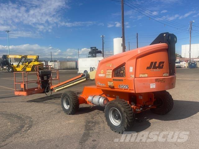 JLG 400S Телескопични повдигачи

