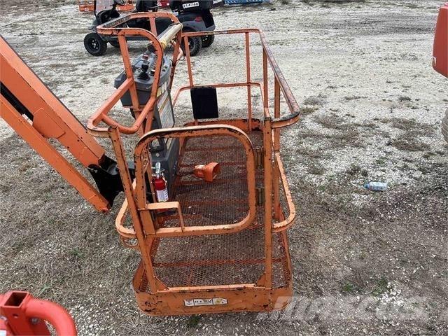 JLG 460SJ Телескопични повдигачи
