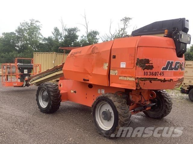 JLG 600S Телескопични повдигачи

