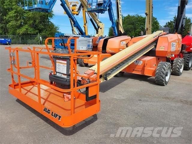 JLG 600S Телескопични повдигачи
